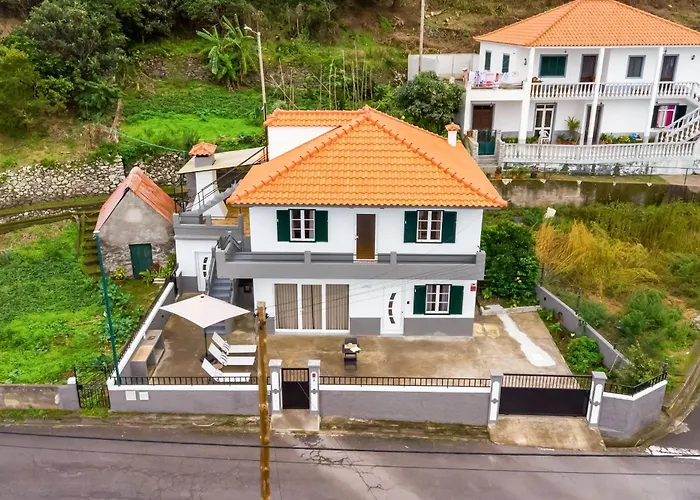 Jardim By Galmi * Sao Vicente (Madeira)